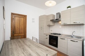 Fridge, oven - APP.TI SCAGLIERI - QUADRI SCAGLIERI (Portoferraio)