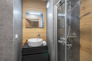 Dusche, Whirlpool, Handtücher
