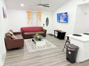 Smart TV, computer monitors - Visit Downtown Frisco Cozy & Relaxing Vacation Home (Frisco)