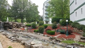 Property grounds - 3BD/3BA Showstopper! #Sleeps 10# Kitchen! LOCATION! NEAR STRIP! (Branson)