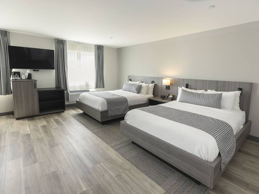 高档床上用品、羽绒被、加厚床垫、客房内保险箱