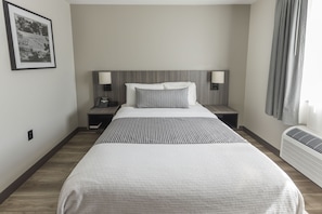 Hochwertige Bettwaren, Daunenbettdecken, Pillowtop-Betten, Zimmersafe