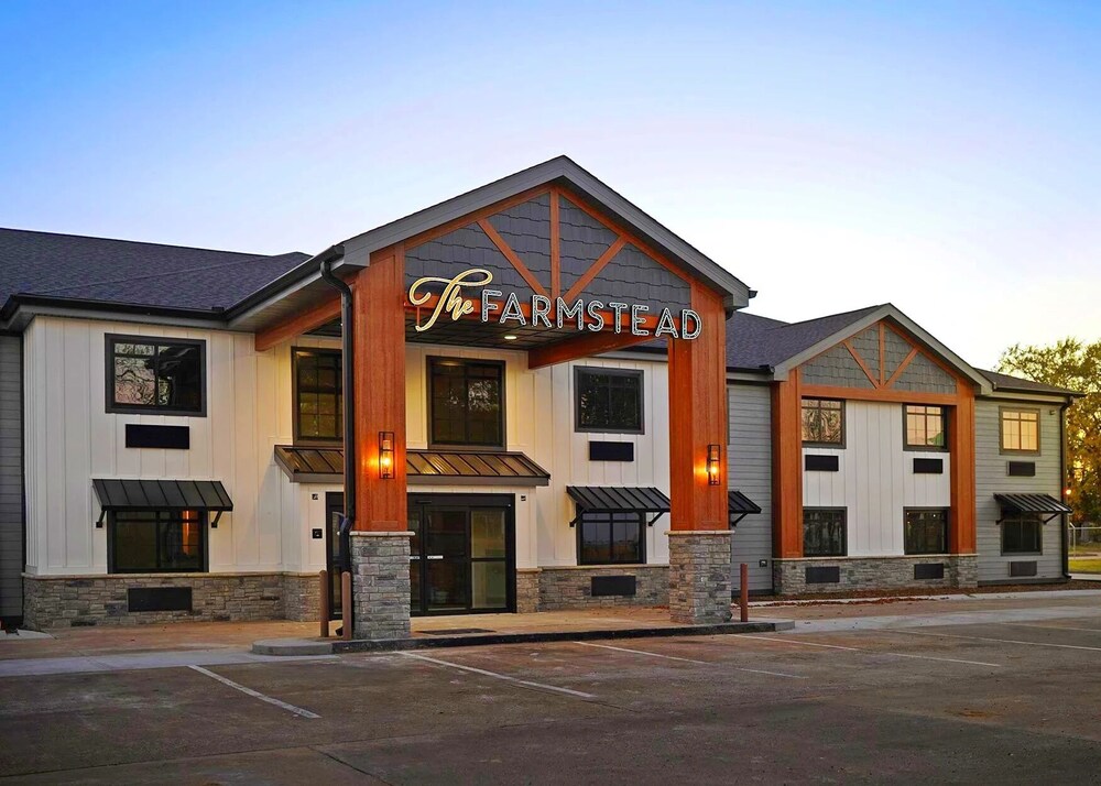 Room Deals for The Farmstead Hotel, Caruthersville starting at 105