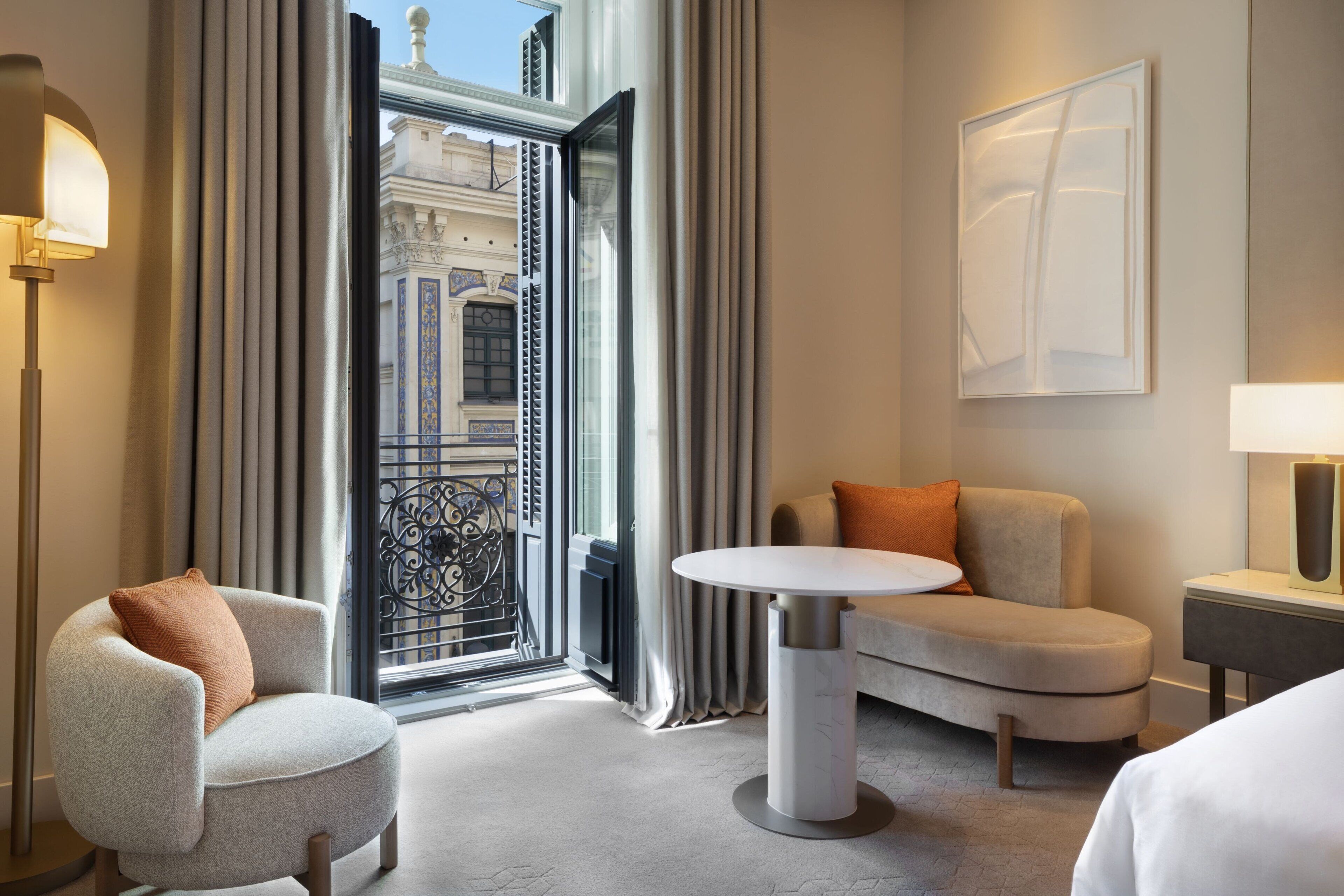 Habitación Deluxe, 1 cama King size, para no fumadores, vista a la ciudad (Balcony) | Ropa de cama de alta calidad y minibar 