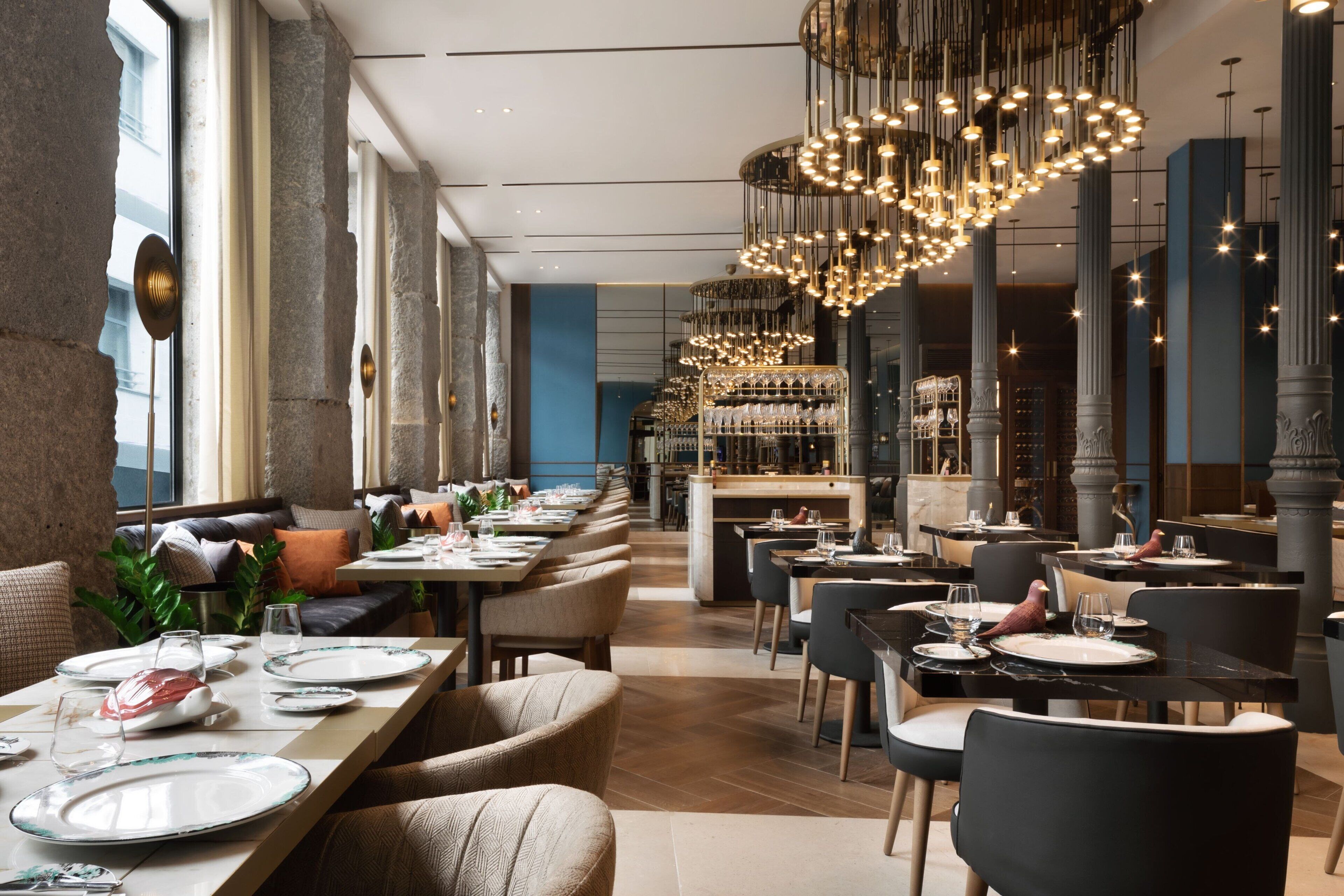 2 间餐厅，供应早餐、午餐和晚餐，地中海菜