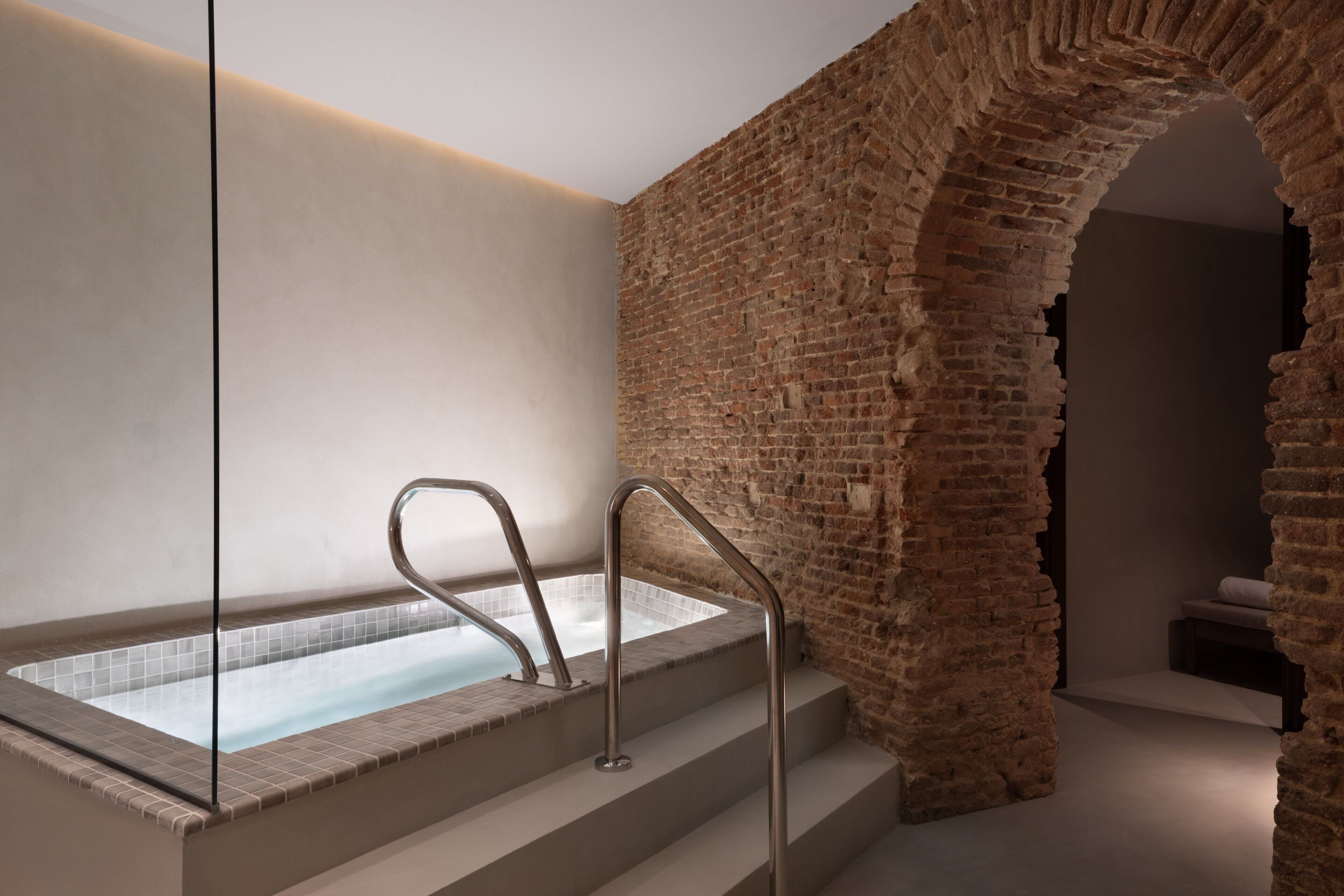 Body treatments, sports massages, massages