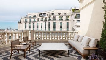 Suite, 1 kingsize-seng, terrasse (View) | Utsikt fra rommet