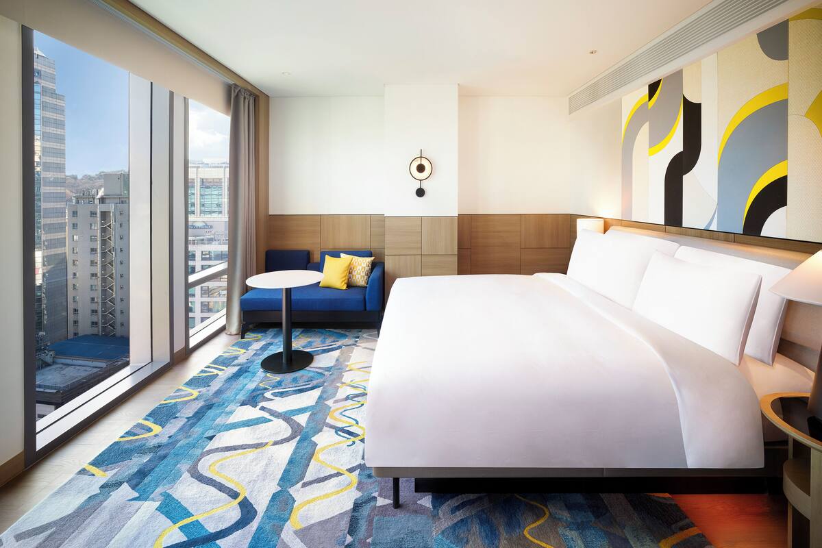 Club Room, 1 King Bed, Non Smoking, City View (Club Lounge Access for 2 Guests) | Premium bedding, memory foam beds, minibar, desk