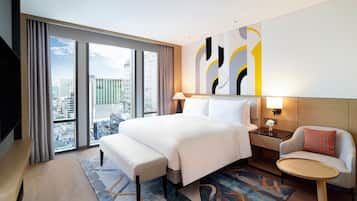 Le Salon Suite, 1 King Bed, Non Smoking (Club Lounge Access for 2 Guests) | 1 bedroom, premium bedding, memory foam beds, minibar