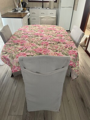 Dining - Town Beach Short Stay (Mandurah)