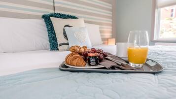 2 bedrooms, iron/ironing board, bed sheets