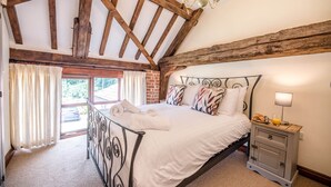 Room - Maple Barn Rural Retreat (Norwich)