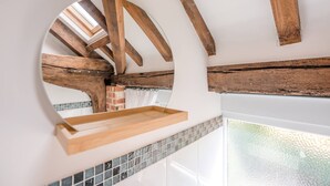 Interior - Maple Barn Rural Retreat (Norwich)