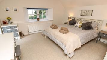 2 bedrooms, individually decorated, individually furnished, free WiFi