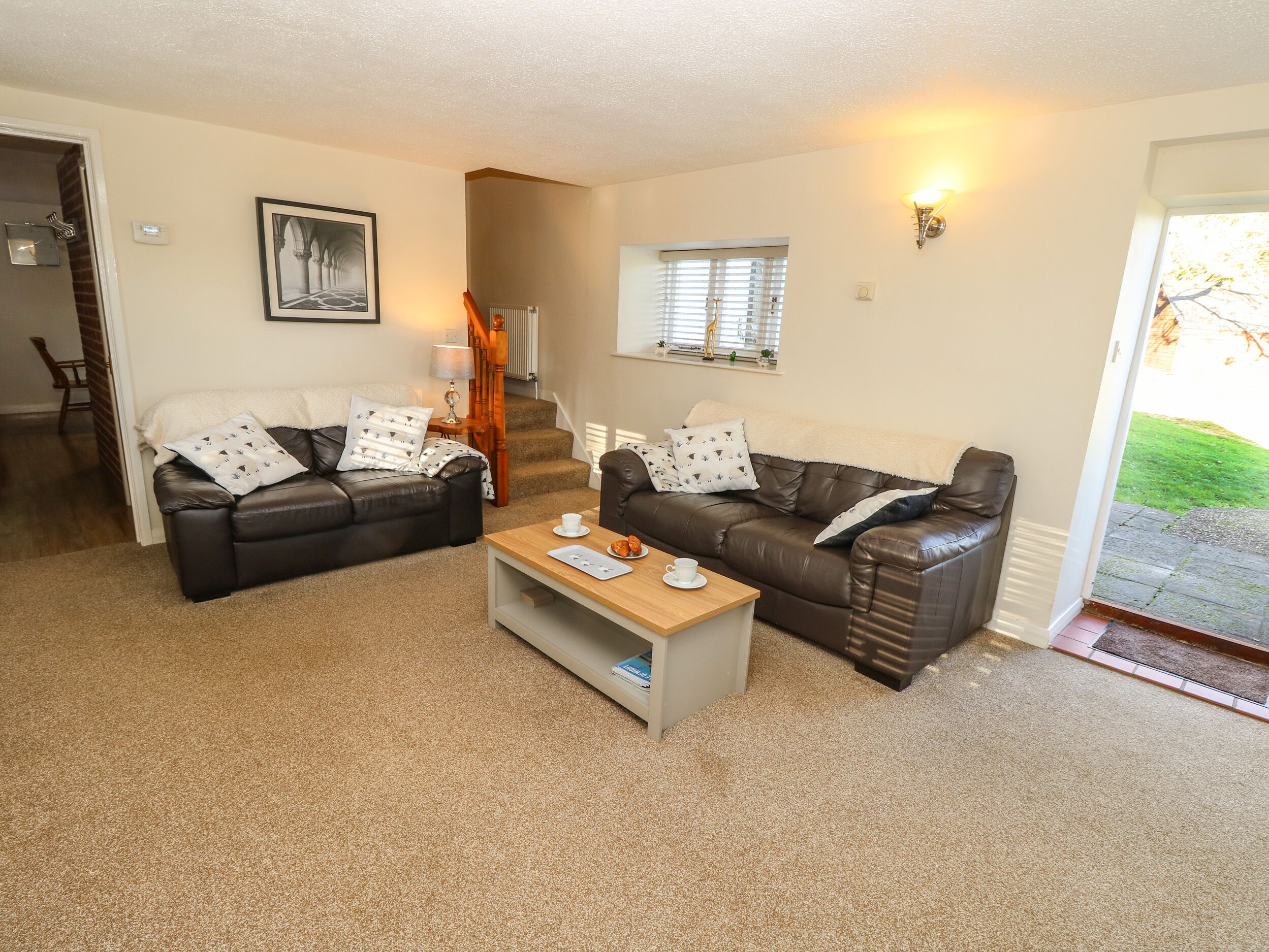 2 bedrooms, individually decorated, individually furnished, free WiFi