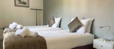 2 bedrooms, desk, iron/ironing board, free WiFi