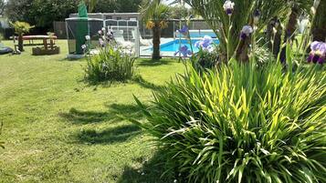 Piscine couverte, piscine extérieure