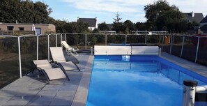 Indoor pool, outdoor pool - Le relais bleu de st lunaire swimming pool & SPA June 7nights 2 nights free   (Saint-Lunaire)