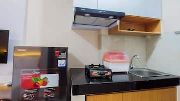 開放式客房 | 私人廚房 | 雪櫃、爐具、廚房用具/餐具/器皿、餐桌
