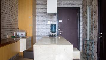 Apartment, 2 Bedrooms | Makan dalam bilik
