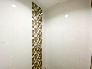 Lägenhet - 1 sovrum | Badrum | Dusch, gratis toalettartiklar och handdukar