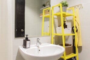 Bathroom - Nice And Minimalist Studio Casa De Parco Apartment Bsd (Pagedangan)