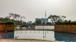 Outdoor pool - Nice Studio At Serpong Greenview Apartment (South Tangerang)