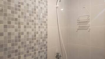 Apartemen, 2 kamar tidur | Kamar mandi | Shower, perlengkapan mandi gratis, dan handuk