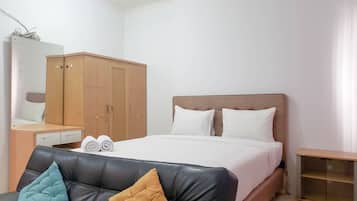 Studio | Individually decorated, individually furnished, free WiFi
