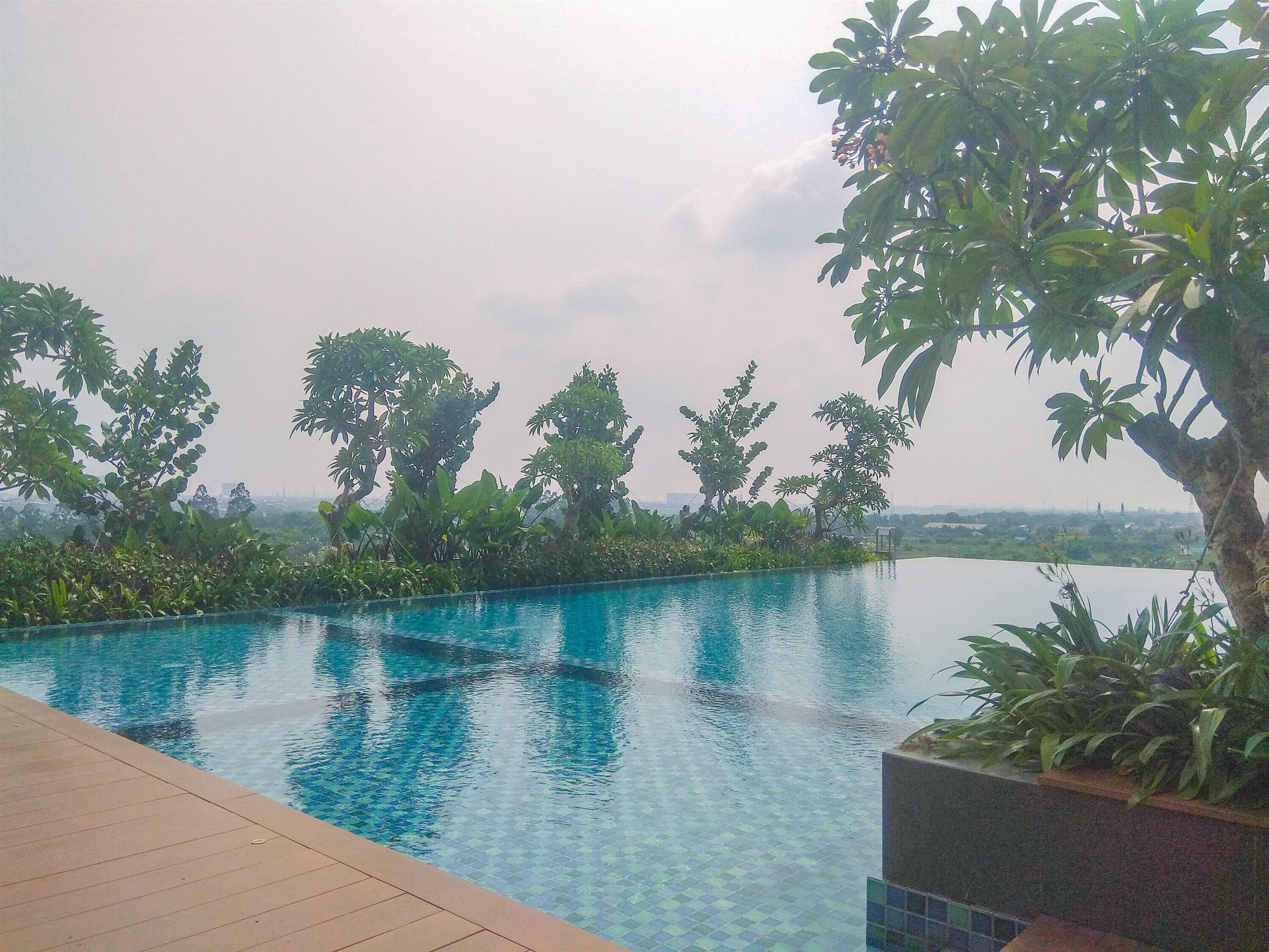 حمّام سباحة خارجي