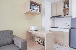 In-room dining - Cozy 2Br Apartment At M-Town Residence Near Summarecon Mall (Gading Serpong)