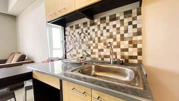 Apartment, 2 Bedrooms | Private kitchen