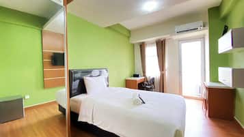 Studio | Individually decorated, individually furnished, free WiFi