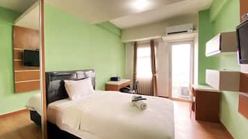 Studio | Didekorasi berbeda-beda dan dilengkapi dengan perabotan berbeda-beda