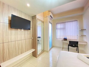 Individually decorated, individually furnished, free WiFi - Comfy Studio Apartment at Harvard Jatinangor (Cileunyi)