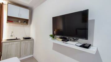 Studio | WiFi (free), individually decorated, individually furnished