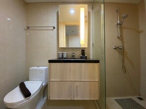 Bathroom - New And Homey Studio Apartment At Warhol (W/R) Residence (Semarang)
