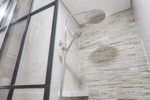 Apartment, 3 Bedrooms | Bathroom - Modern And Comfy 3Br At Transpark Cibubur Apartment (Depok)