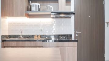 Apartment, 2 Bedrooms | Private kitchen
