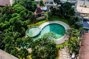 Outdoor pool - Comfort 1Br At Cervino Village Casablanca Apartment (Jakarta)