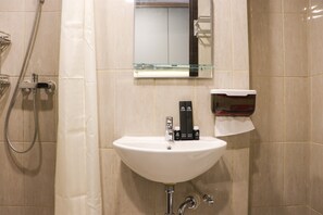 Estudio | Baño | Regadera, amenidades de baño gratuitas, toallas