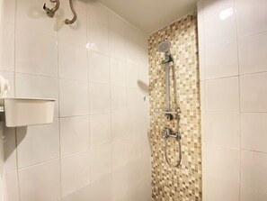 Apartment, 2 Bedrooms | Bathroom - Fancy Designed 2Br At Gateway Ahmad Yani Cicadas Apartment (Bandung)