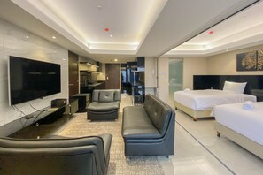 Individually decorated, individually furnished, free WiFi - Spacious Combined Studio Apartment At Warhol (W/R) Residence (Semarang)