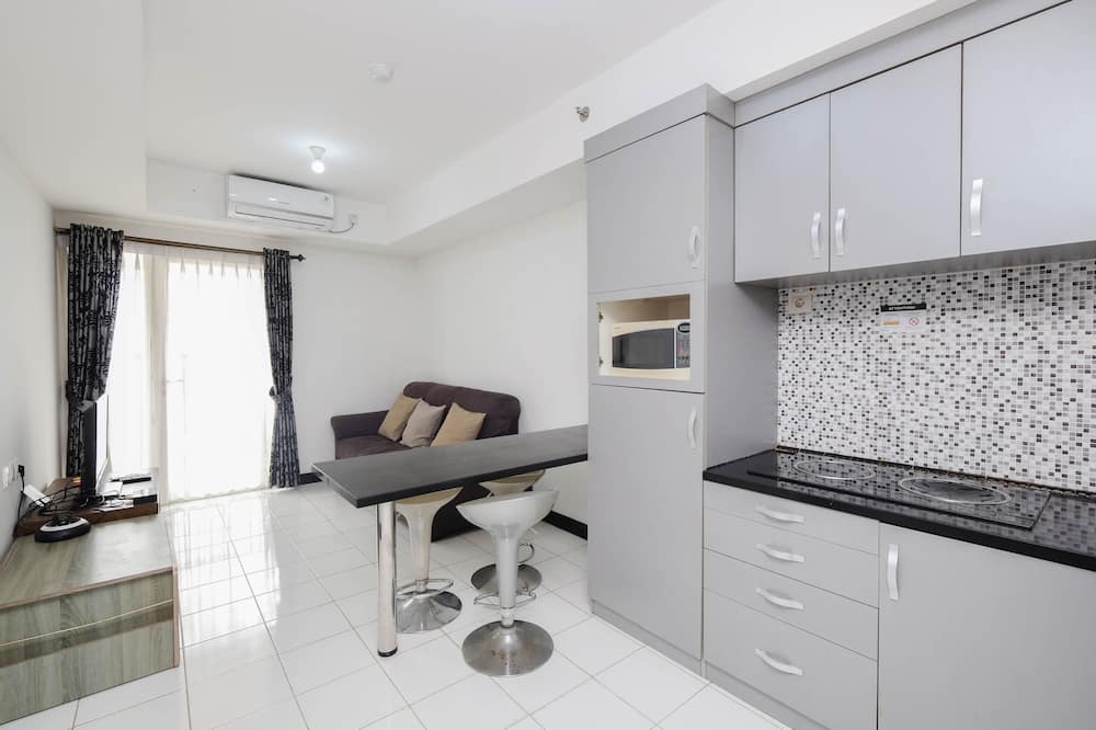 Nice And Elegant 1Br At The Wave Kuningan Apartment