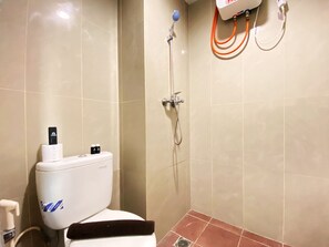 Bathroom - Warm And Cozy Studio At Taman Melati Jatinangor Apartment (Hegarmanah)
