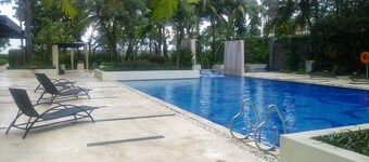 Luxurious 2Br At The Via And The Vue Ciputra World Apartment