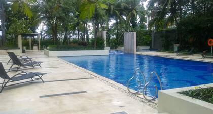 Luxurious 2Br At The Via And The Vue Ciputra World Apartment