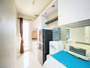 Apartment, 1 Bedroom | Private kitchen | Fridge, stovetop, cookware/dishes/utensils, dining tables - Best Choice 1Br Apartment At Parahyangan Residence (Bandung)
