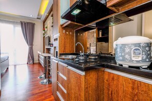 Private kitchen - Comfort And Modern Look Studio Apartment At Ambassade Kuningan (Jakarta)