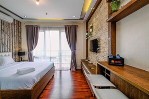 Studio | Individually decorated, individually furnished, free WiFi